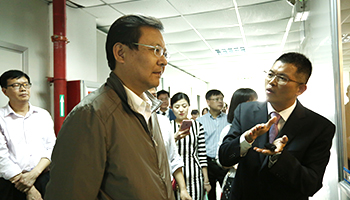 恒坤股份戰(zhàn)略轉(zhuǎn)型升級(jí)當(dāng)前，政府關(guān)懷不斷。